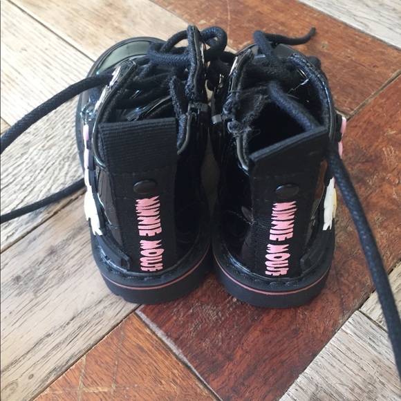 NWOT ZARA Minnie Mouse boots (4) - Picture 3 of 3
